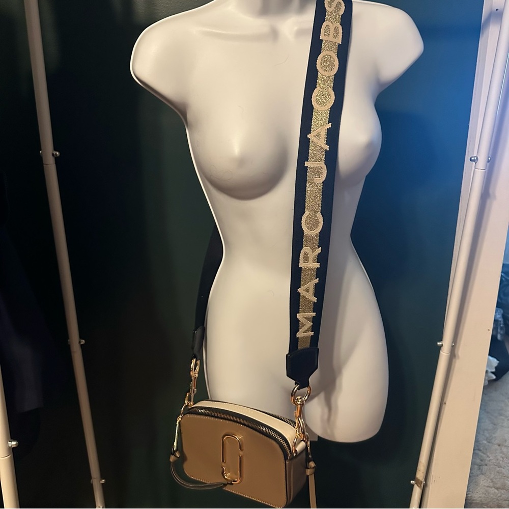 Marc Jacobs crossbody camera bag 📸